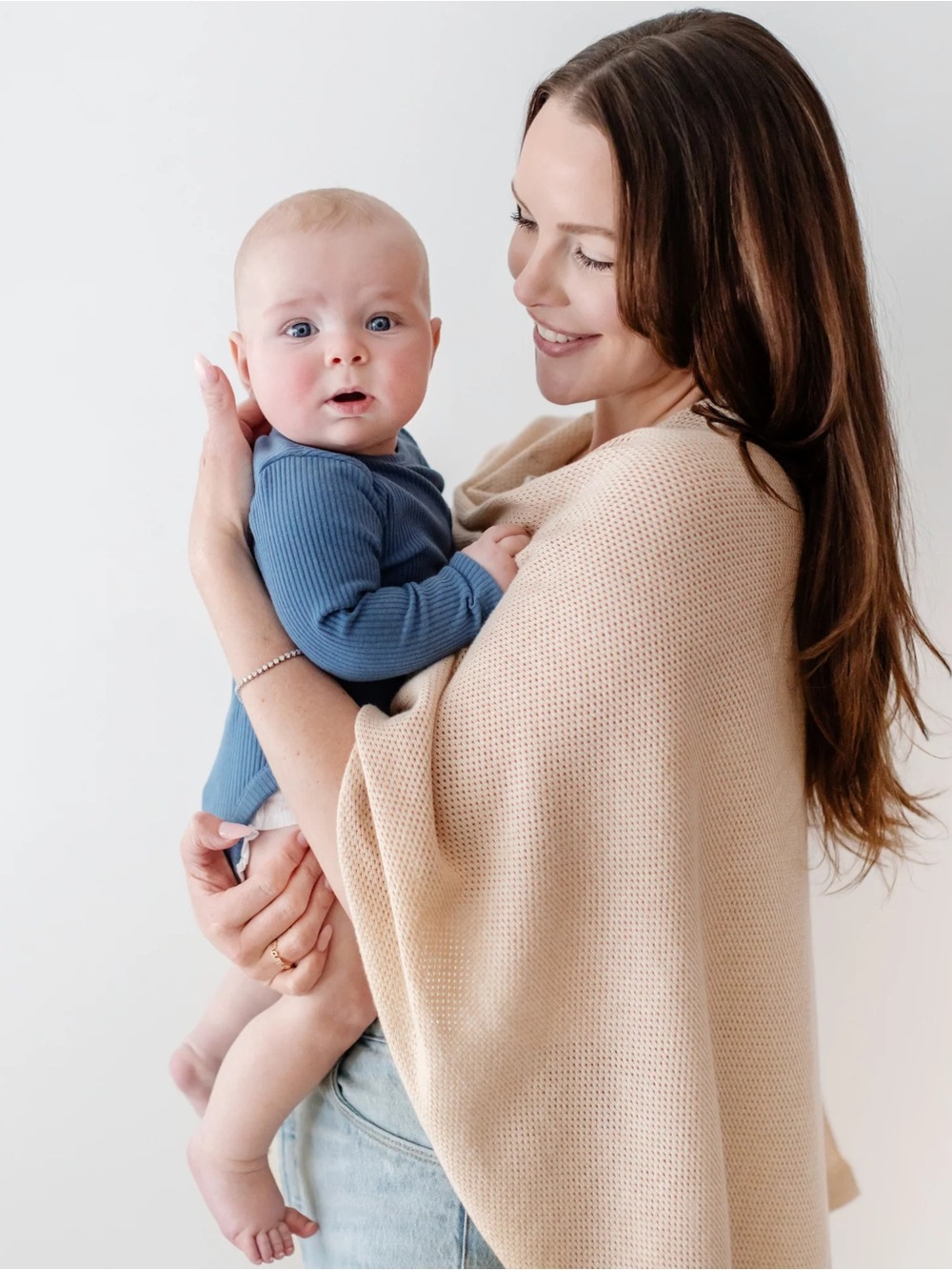 Nestling Baby™ Nursing Cover